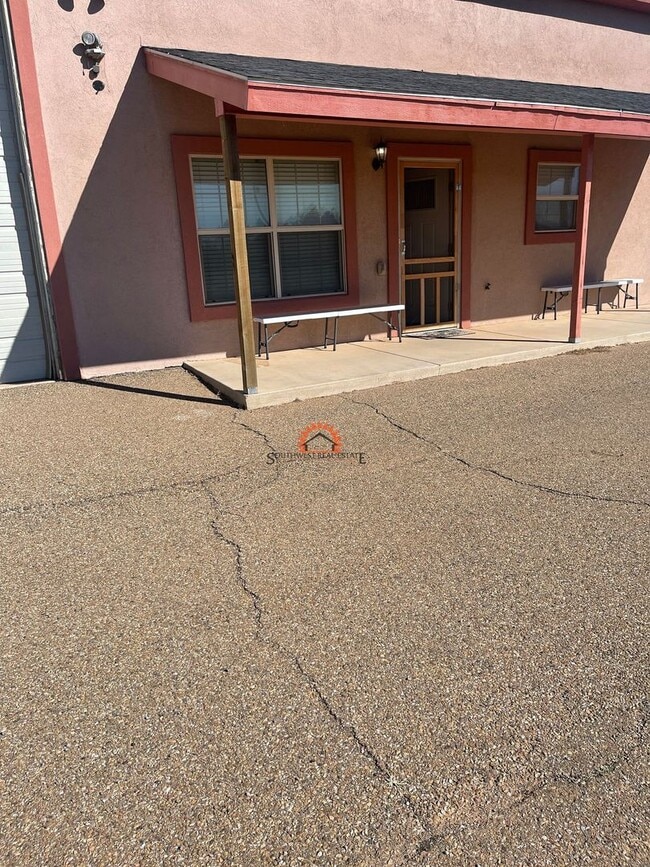 Building Photo - 232 Hawken Rd
