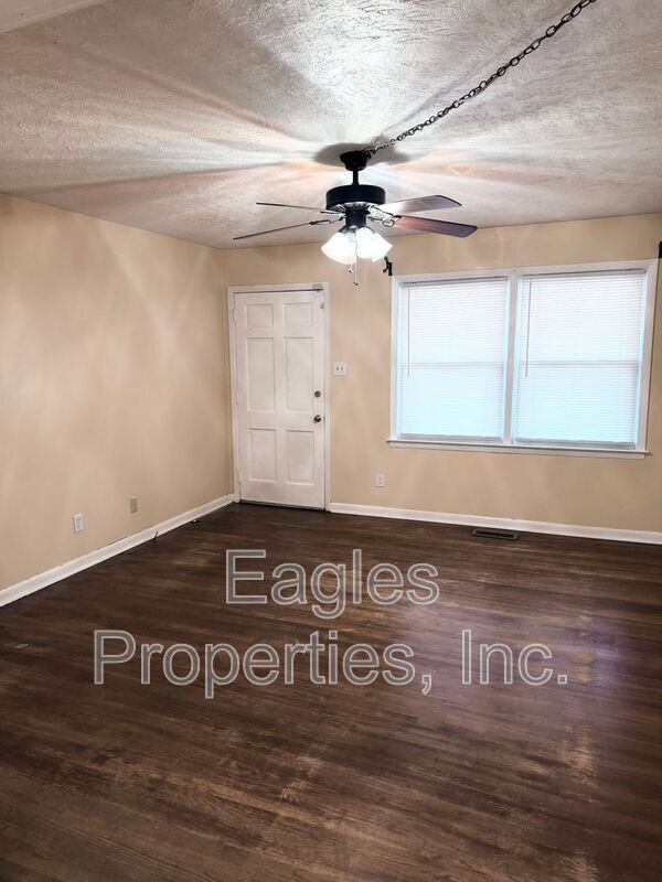 Building Photo - 224 Herbert St