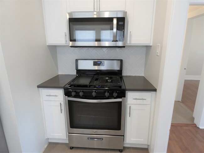 Foto del edificio - 2301 E 7th St