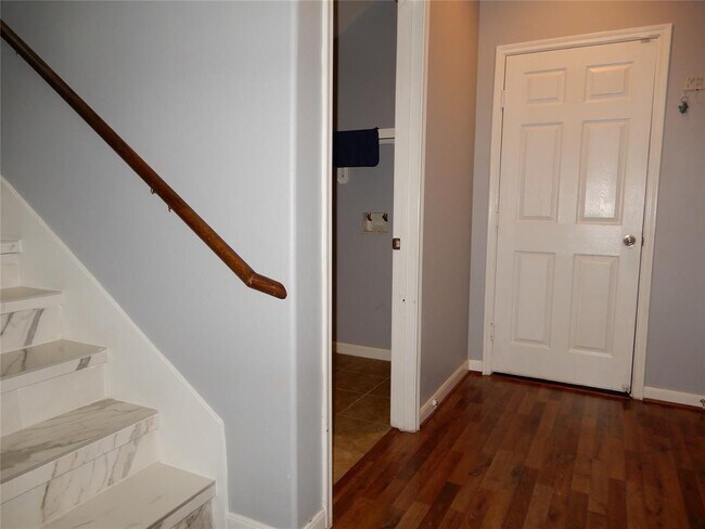 Foto del edificio - 17115 Wilthorne Gardens Ct