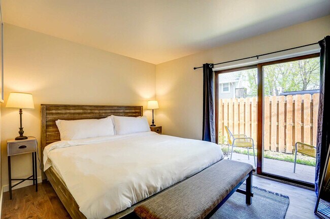 Building Photo - 1217 E Wilson St