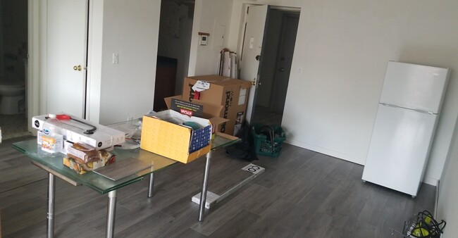 Building Photo - 525 Clove Rd