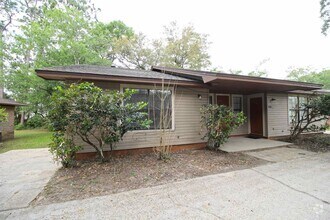 Building Photo - 5815 Princeton Dr