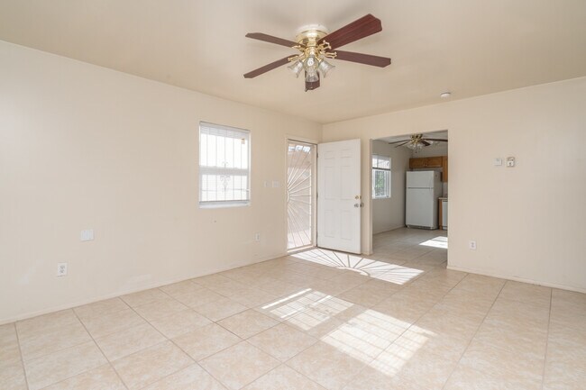 Foto del edificio - 2112 Coal Ave SE