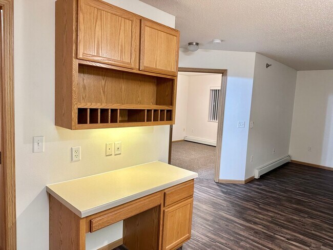 Foto del edificio - 1 Bedroom - South Fargo