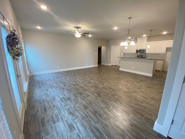 Building Photo - 3/2/2 Gorgeous Custom Features - GODLEY ISD