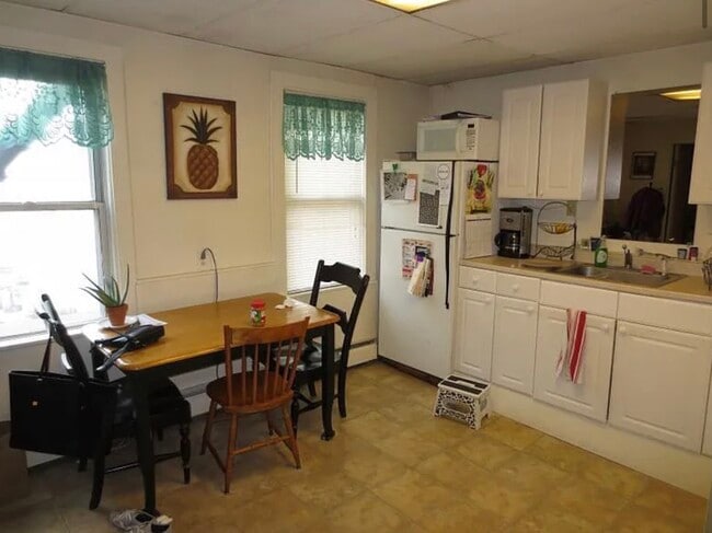 Foto del edificio - 114 W 8th St