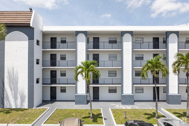 Building Photo - Viewmax Apartments