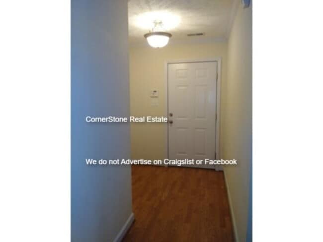 Building Photo - 1760 Renwick Dr