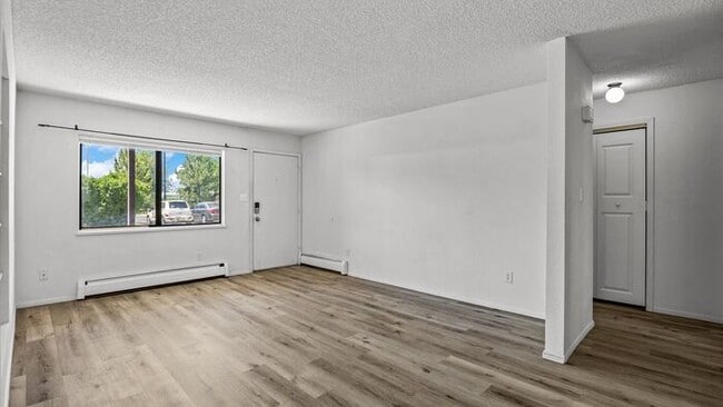 Building Photo - Affordable 2 Bed 1 Bath Apartment! Great l...