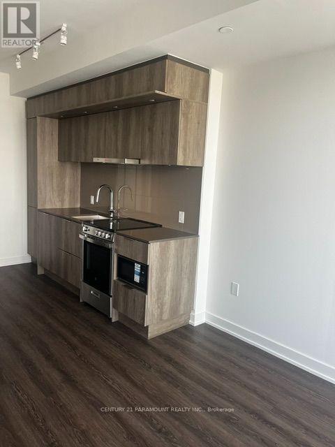 Photo du bâtiment - 448 Burnhamthorpe Rd W