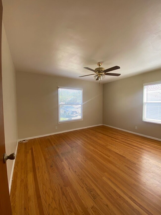 Foto del edificio - 3 Bedroom Single Story Ontario