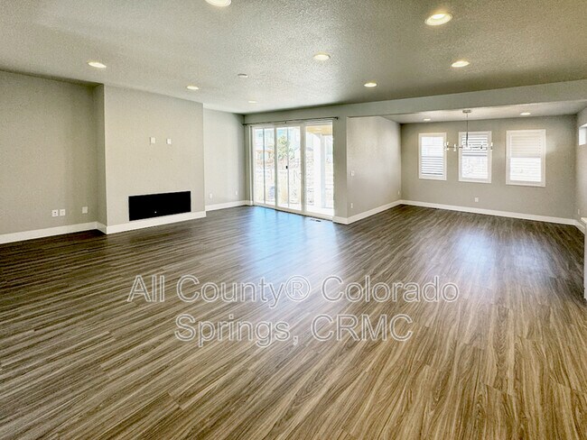 Foto del edificio - 9262 Kathi Creek Dr