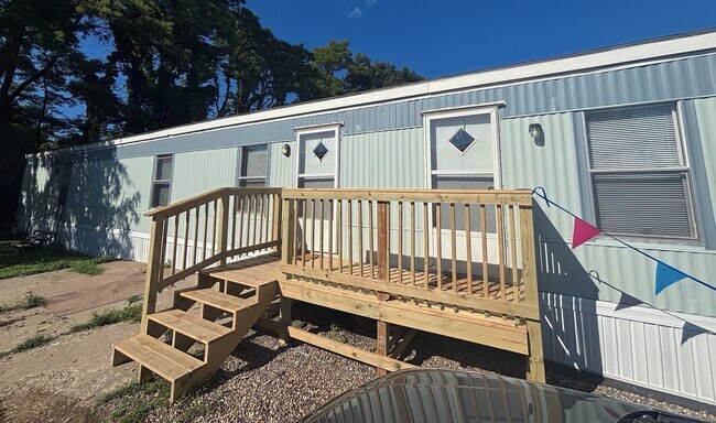 Foto del edificio - 7031 Timber Ridge Center