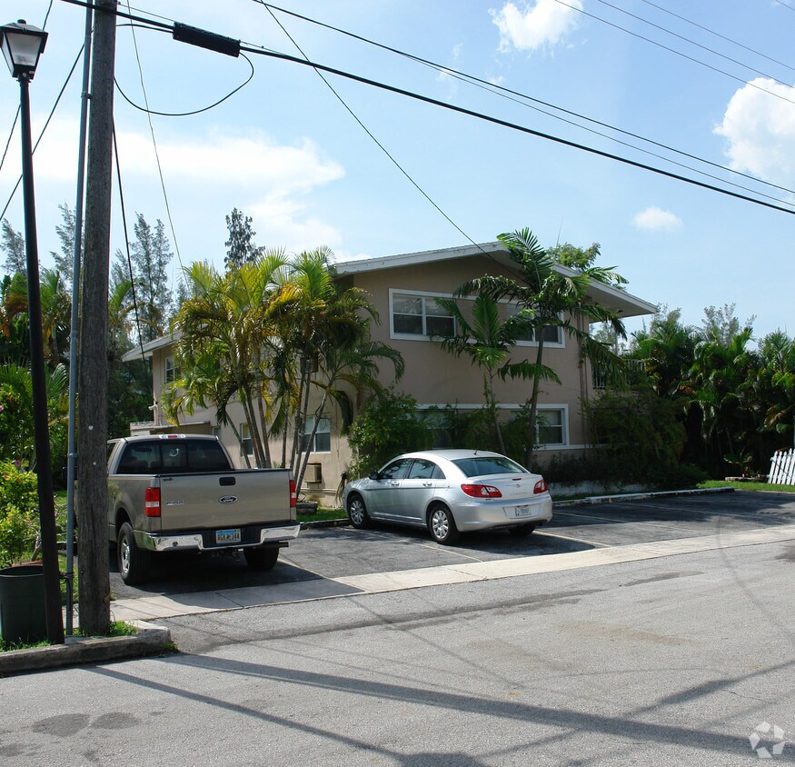 Foto del edificio - 13135 Emerald Dr