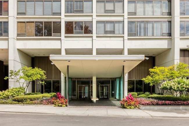 Building Photo - 2800 N Lake Shore Dr