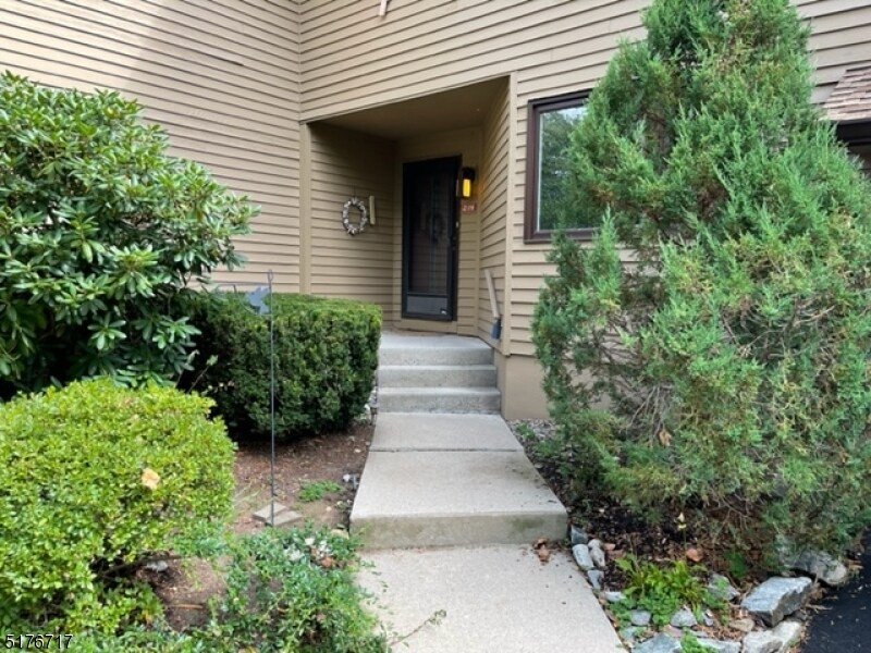 Primary Photo - 214 Mountainview Dr