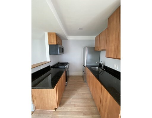 Primary Photo - 3 Linden St