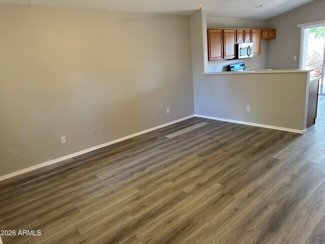 Foto del edificio - 15345 W Evans Dr