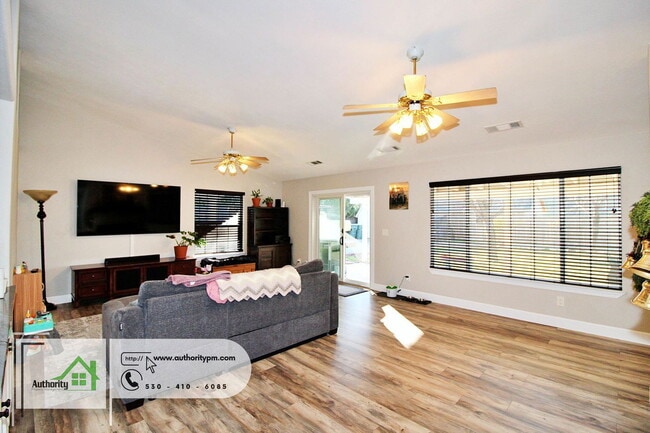 Foto del edificio - 11540 Vista Del Rio