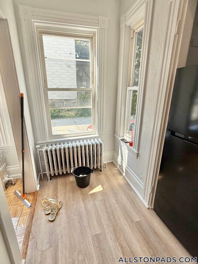 Foto del edificio - 8 Greylock Rd