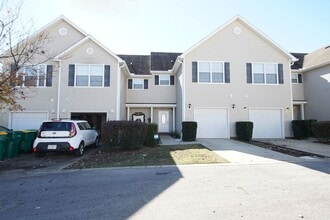 Building Photo - 125 Farrah Ave