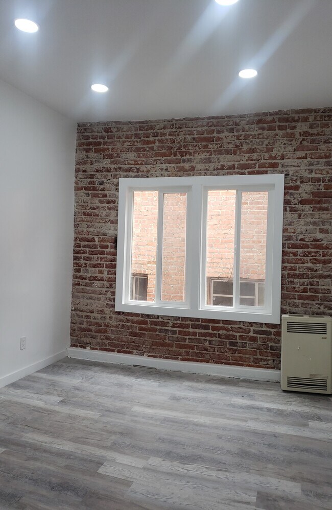 Foto del edificio - 1121 S Norton Ave