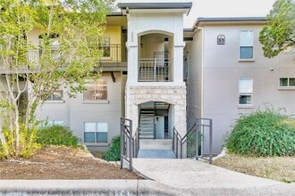 Building Photo - 6000-2 Shepherd Mountain Cove