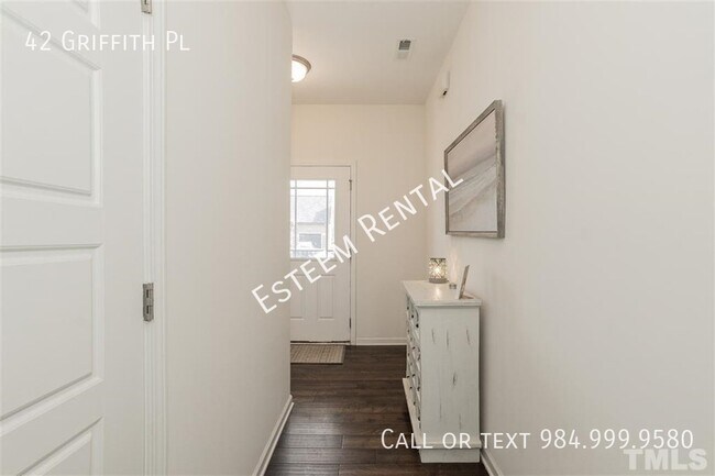 Foto del edificio - 42 Griffith Pl