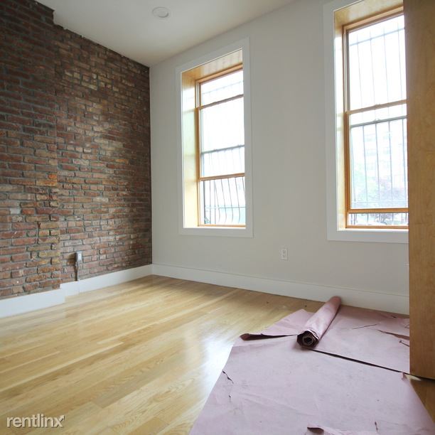 Building Photo - 33 Lexington Ave