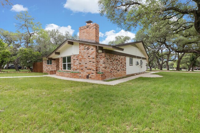 Foto del edificio - 17215 Sugar Crest Dr