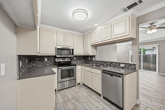 Building Photo - 521-525-525 Gilcrease St