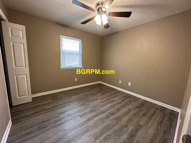 Foto del edificio - 3 BD, 1 1/2 BA, Home Jacksonville