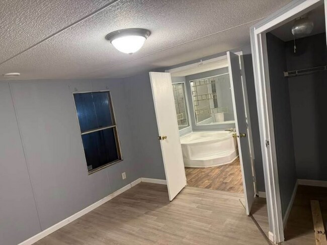 Building Photo - 314a Picardy Dr