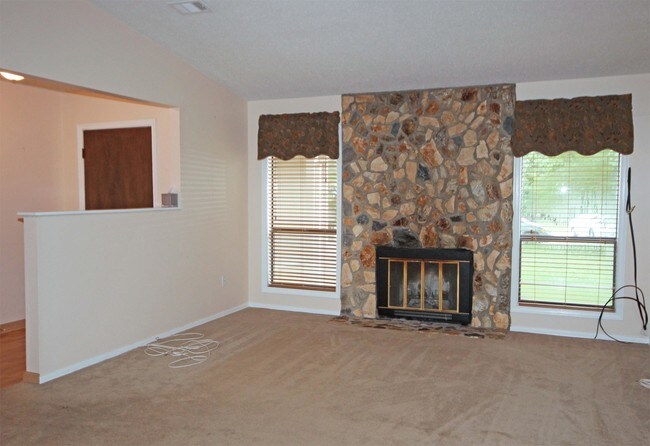Building Photo - 107 Ambergate Ct