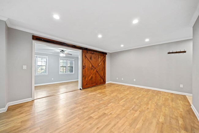 Foto del edificio - 2 Bed Condo Available In Cross Creek Commu...