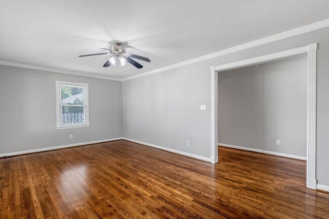 Building Photo - Updated Home with Hardwood Floors, LR & De...