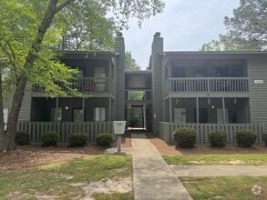 Building Photo - 1885 Tryon Dr