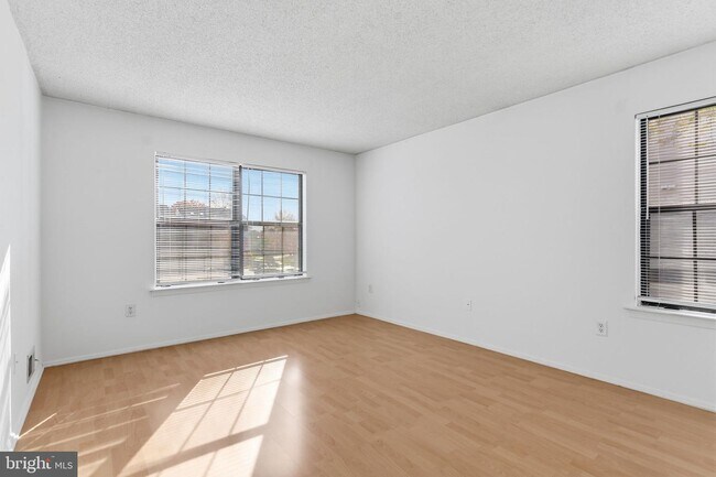 Foto del edificio - 30 Voscek Ct