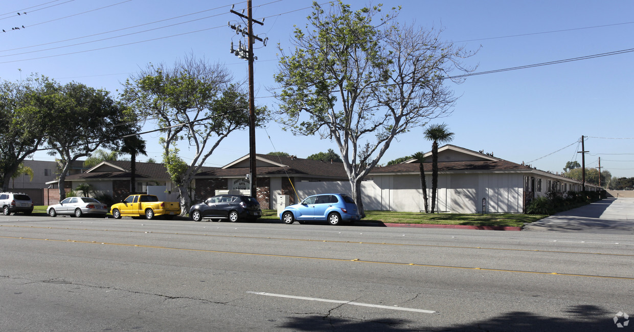 Primary Photo - Knott Village Apartments