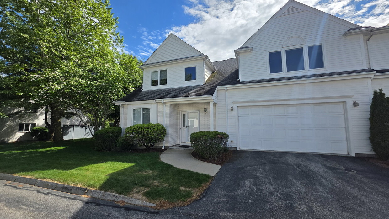 Photo - 910 West Roxbury Parkway, Brookline, MA 02467 - 3 BR 2.5 BA townhouse