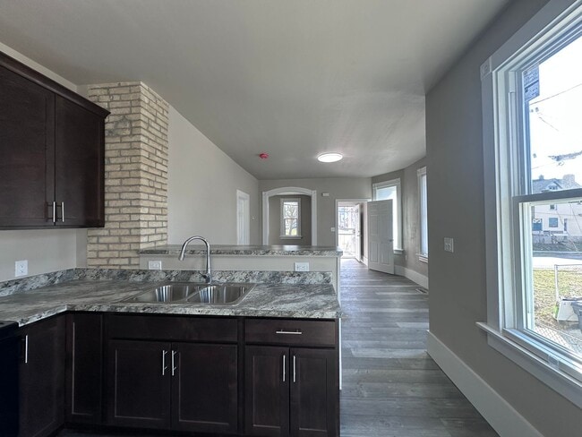 Building Photo - Large Open Concept 5BR/2BA Rent to Own Home with Office