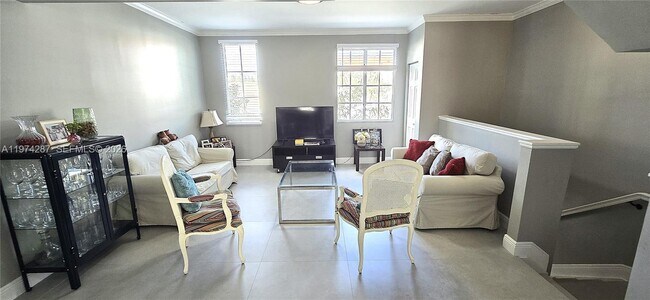 Foto del edificio - 2945 NE 185th St