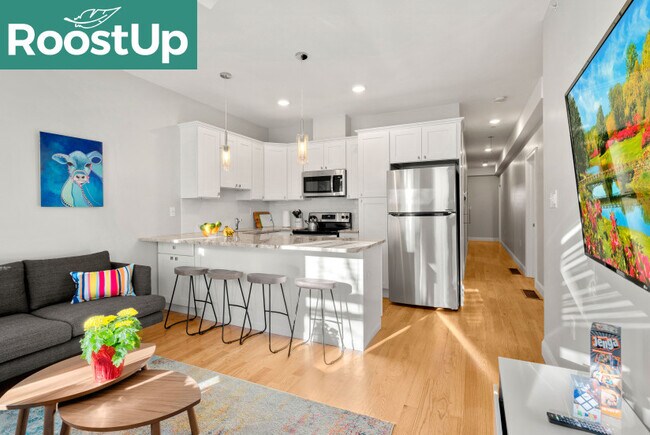 Foto del edificio - Furnished Bedroom with Private Bath in East Boston