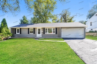 Building Photo - 9 Shireford Ln