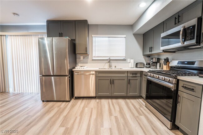 Building Photo - 3955 Savoy Ct