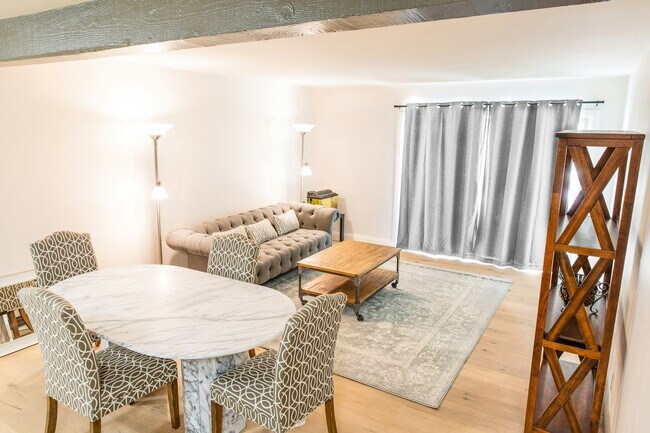 Building Photo - 5460 White Oak Ave