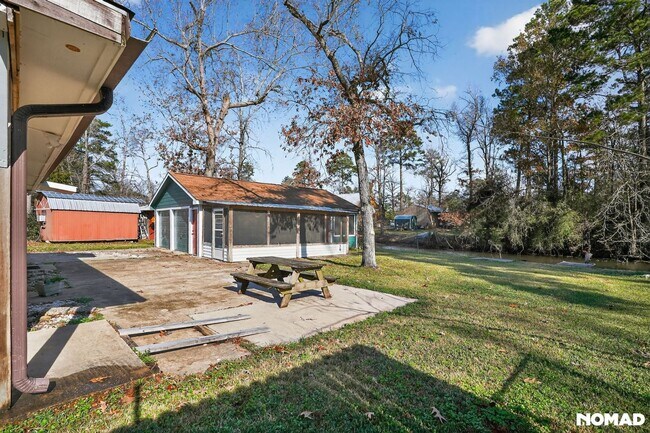 Building Photo - 372 Creekside Estates