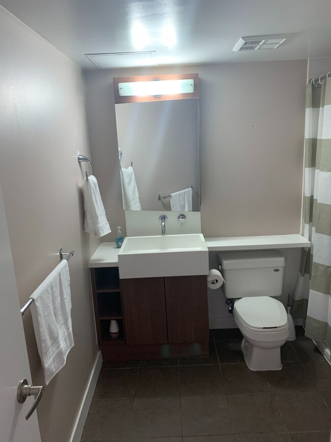 Building Photo - 11-1511 Brunel Ct