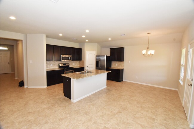 Building Photo - 3015 Dripping Springs Ct